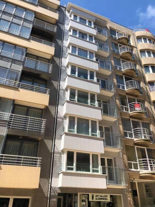 Modern Apartment At 2 Steps From Beach 오스텐드 외부 사진